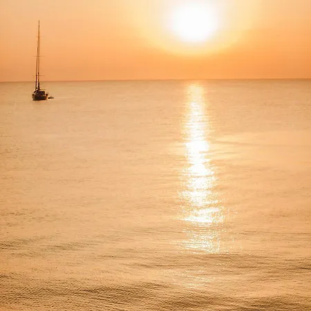 Sea Front + Olympus Sunset Cosy *