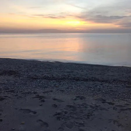 Holiday home Sea Front + Olympus Sunset Cosy