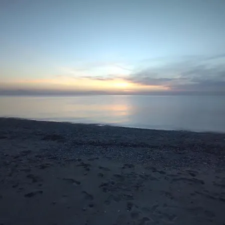 Sea Front + Olympus Sunset Cosy Holiday home